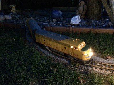 Die ersten Züge rollen 2  (2).JPG