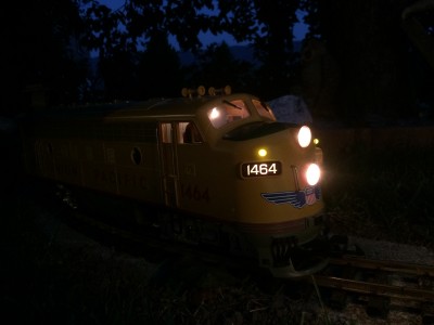 Die ersten Züge rollen 2  (1).JPG